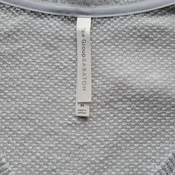 Babaton Casual Relaxed fit Cotton Blend Knit V-Neck T-Shirt - Picture 7 of 11